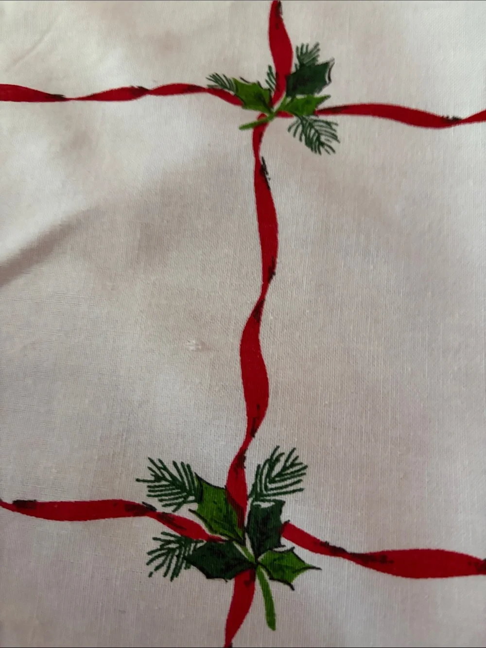 Festive Red & Green Holiday Tree Skirt - Brand Unspecified